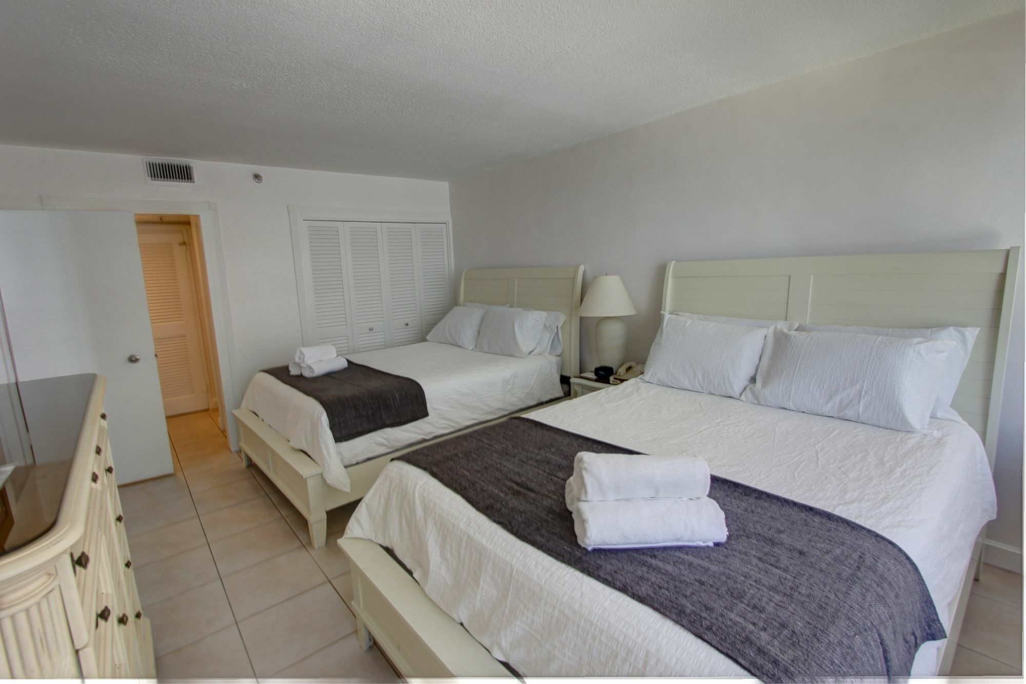 Private Apartments By Vacations On ไมอามีบีช ภายนอก รูปภาพ