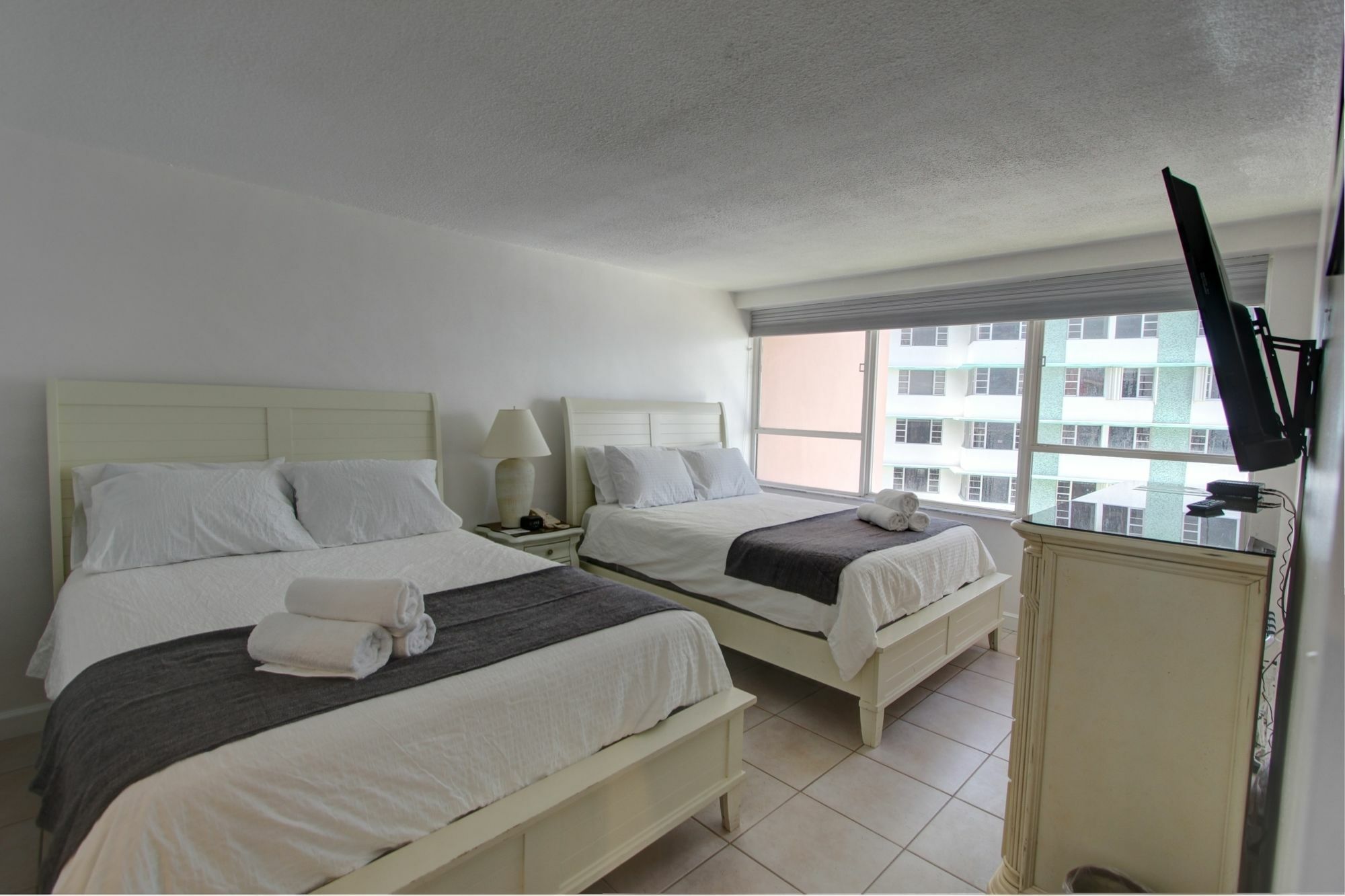 Private Apartments By Vacations On ไมอามีบีช ภายนอก รูปภาพ