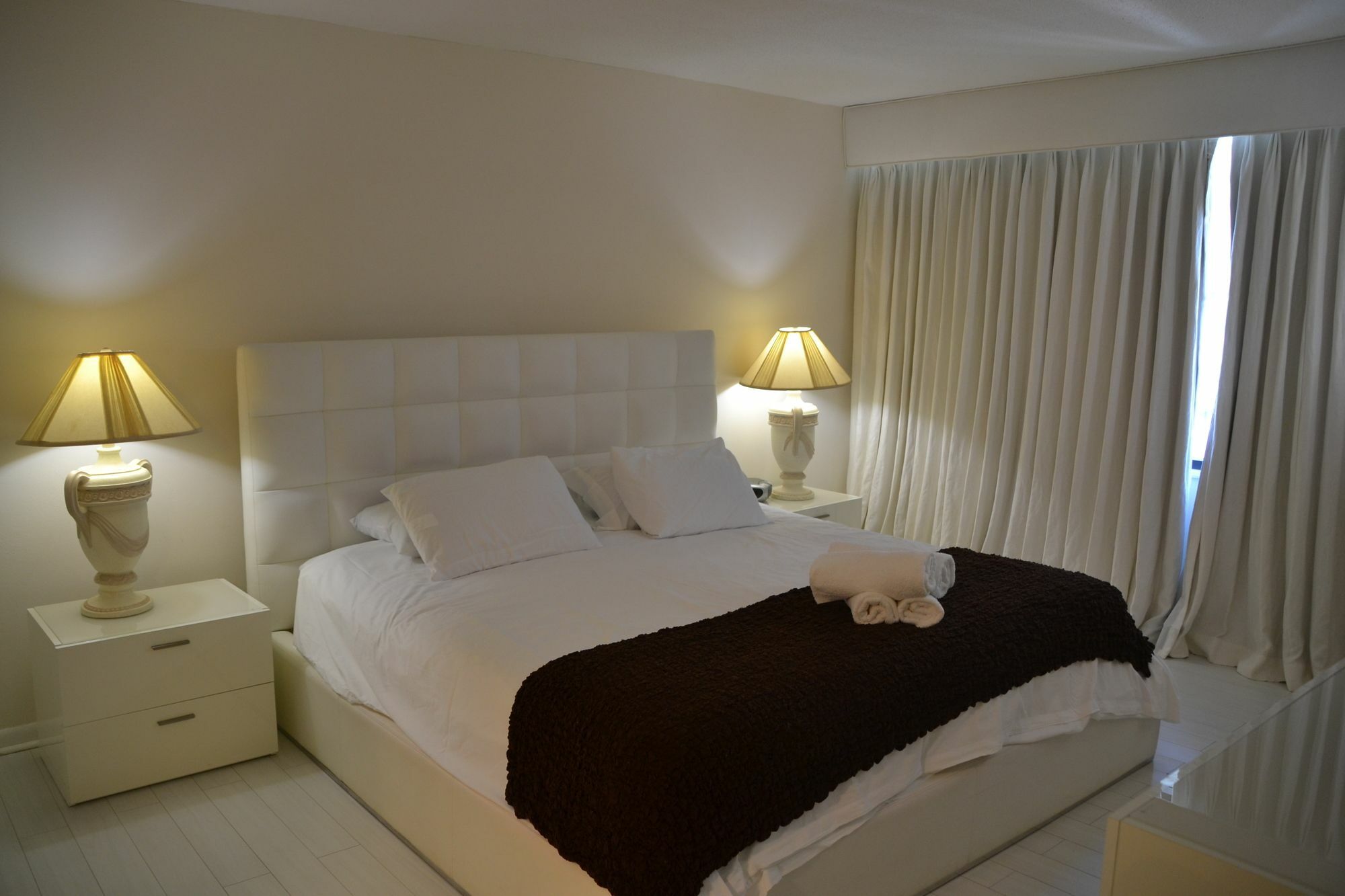 Private Apartments By Vacations On ไมอามีบีช ภายนอก รูปภาพ