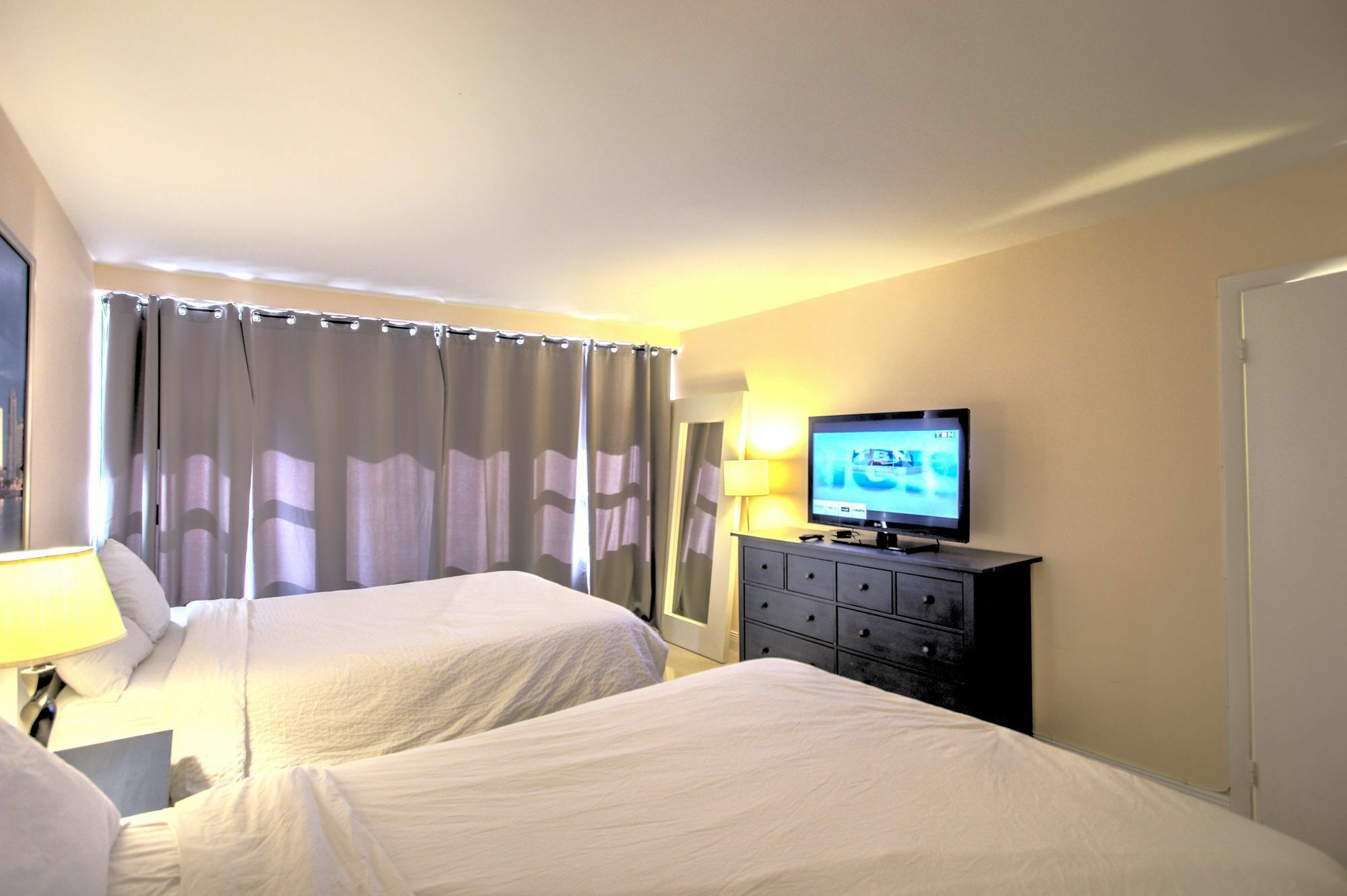 Private Apartments By Vacations On ไมอามีบีช ภายนอก รูปภาพ