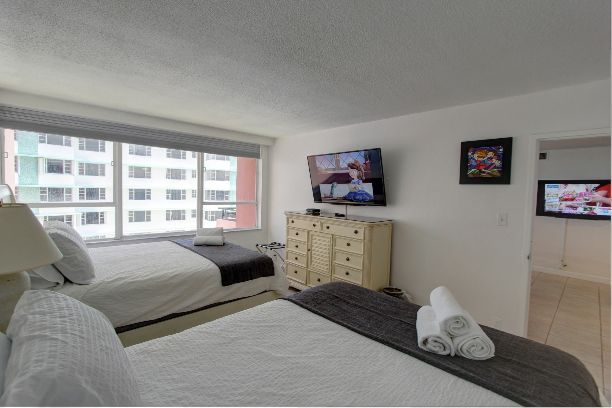 Private Apartments By Vacations On ไมอามีบีช ภายนอก รูปภาพ