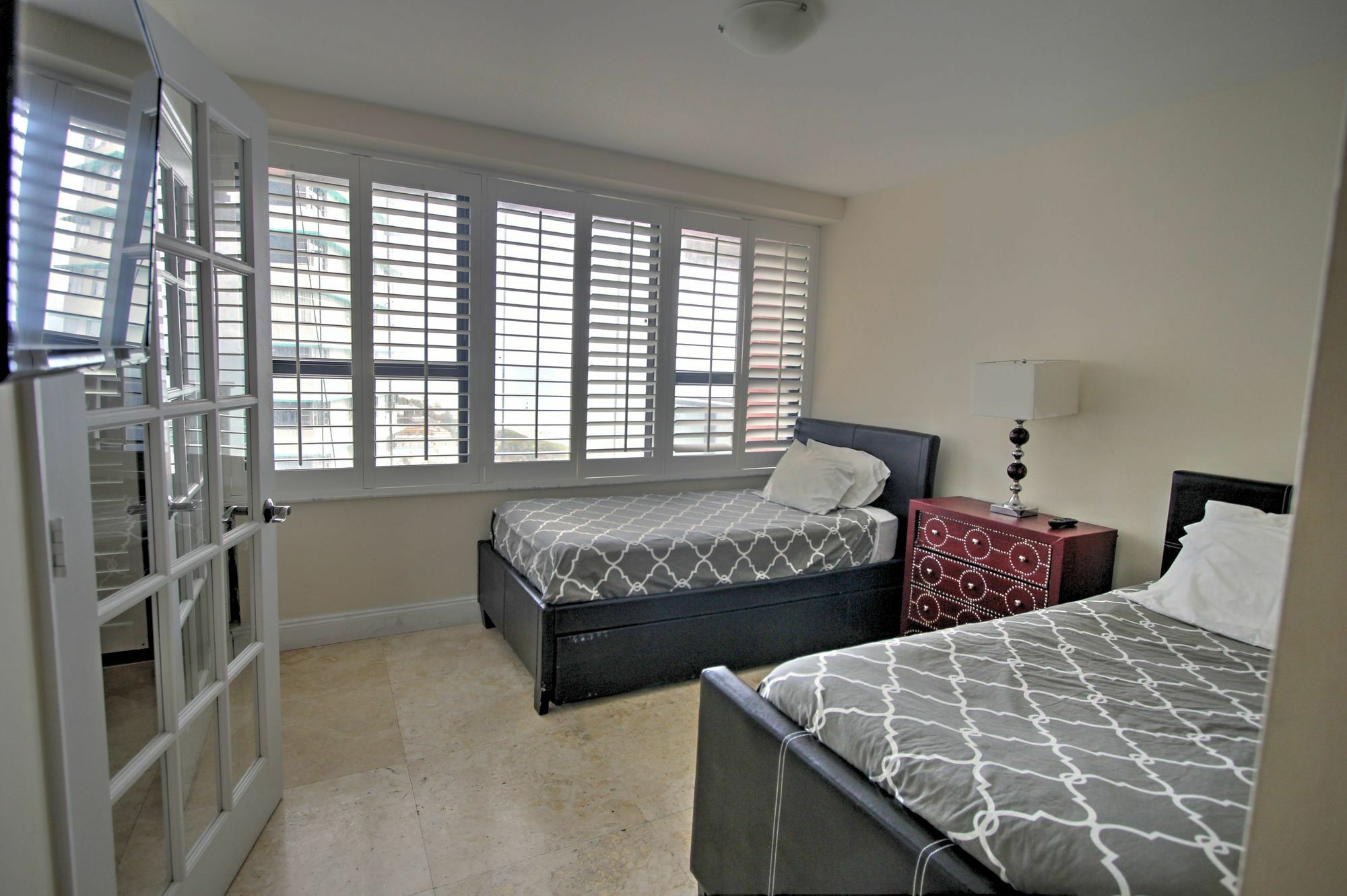 Private Apartments By Vacations On ไมอามีบีช ภายนอก รูปภาพ