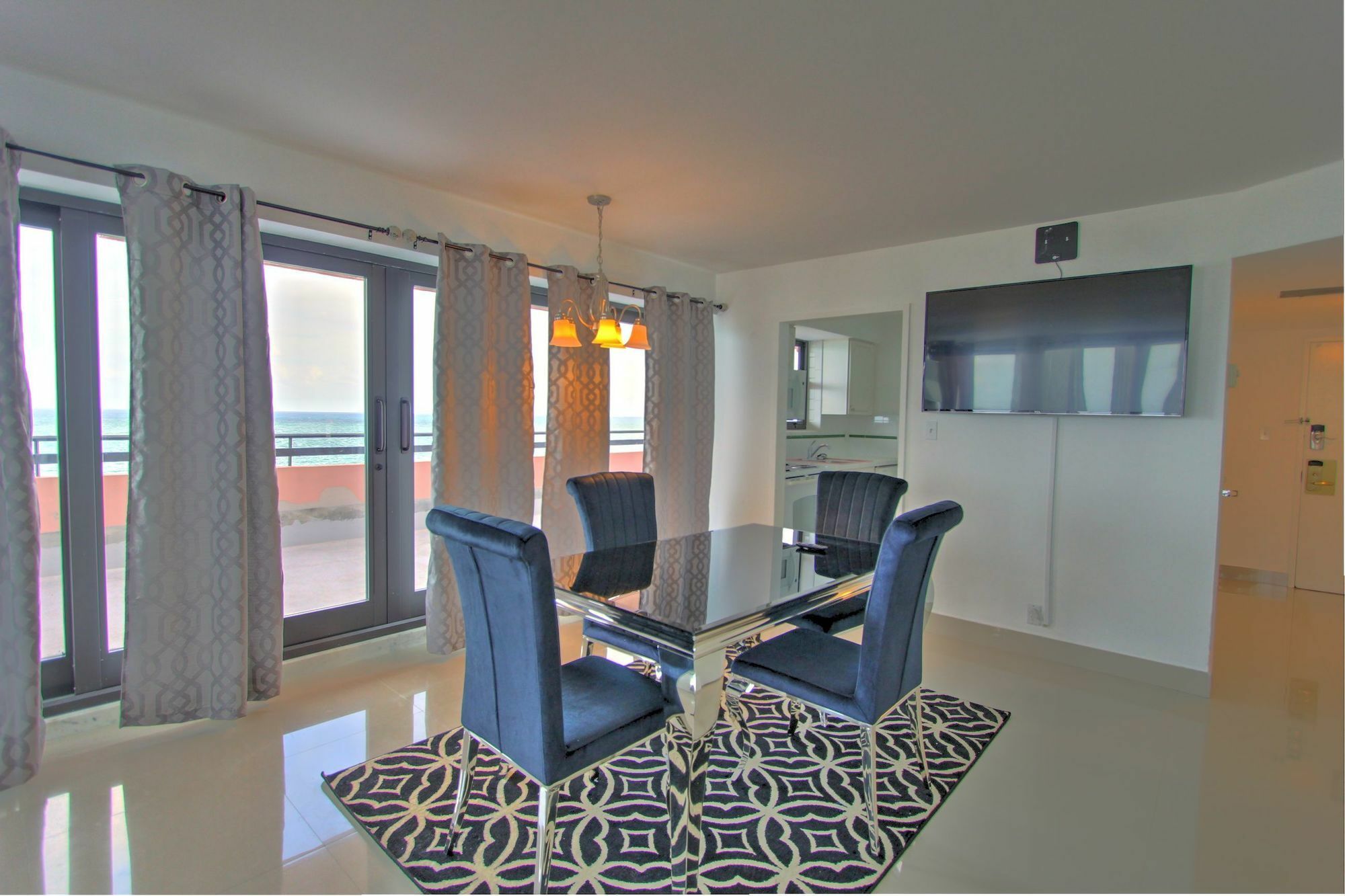 Private Apartments By Vacations On ไมอามีบีช ภายนอก รูปภาพ